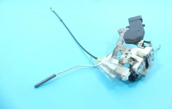 Peugeot 107 Front door lock IMPRK1006261