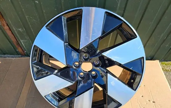 Volvo XC40 R20 alloy rim 32358303