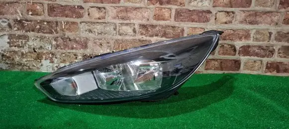 Ford Focus Headlight/headlamp