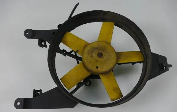 Nissan Micra Radiator cooling fan shroud 8240132
