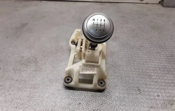 KIA Sportage Gear shifter/selector 437001F400