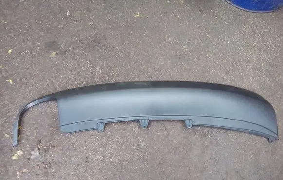 Tailgate/trunk spoiler