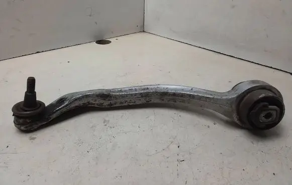 Volkswagen PASSAT B5.5 Front lower control arm/wishbone