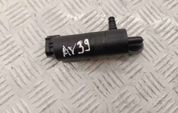 Toyota Avensis T250 Headlight washer pump 8528002020 8528002021