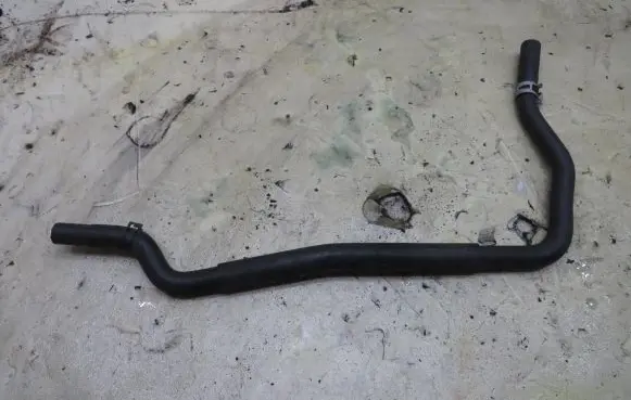 Toyota Avensis T270 Engine coolant pipe/hose