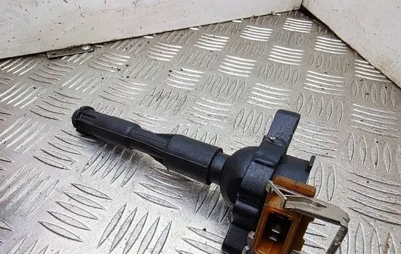 BMW 7 E38 High voltage ignition coil 1748017