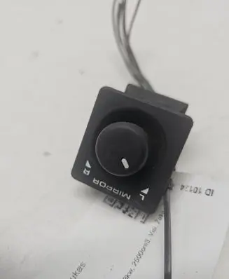 Land Rover Discovery Wing mirror switch AMR2498