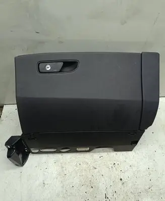 Glove box