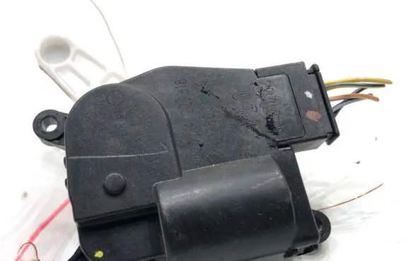 Jeep Cherokee Air flap motor/actuator 1138003800