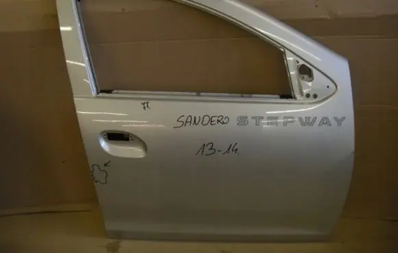 Dacia Sandero Front door