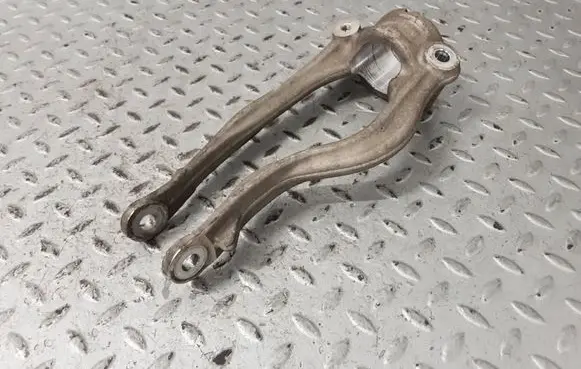 Porsche Macan (95B) Lower shock absorber bracket 95B413037C