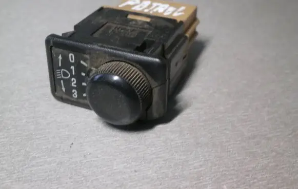 Nissan Patrol Y61 Light switch