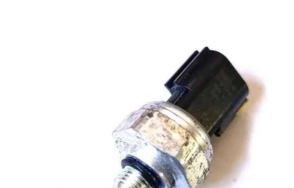 Mazda CX-3 Air conditioning (A/C) pressure sensor 92CP8