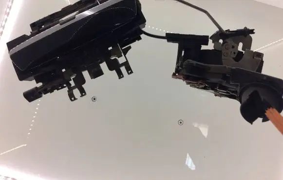 Audi A8 S8 D3 4E Front door lock 4E1837015