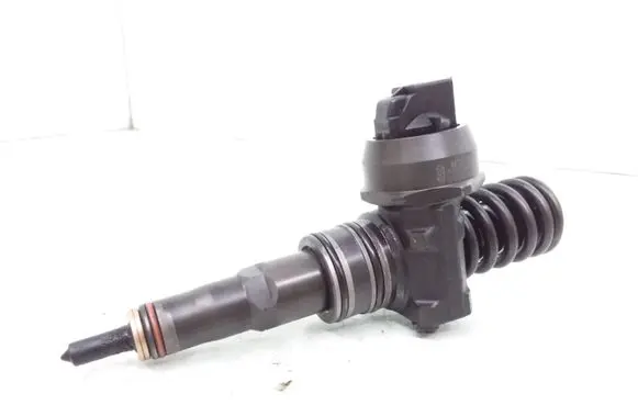 Skoda Octavia Mk2 (1Z) Fuel injector 038130073AG 0414720215