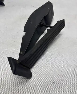 BMW 5 E39 Accelerator throttle pedal 6753518 259140