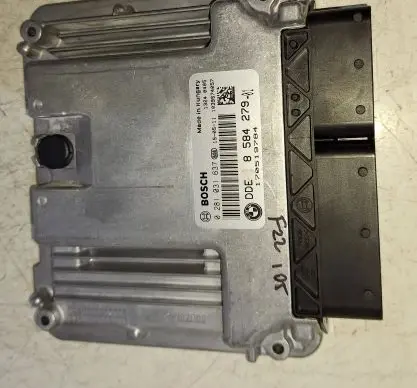 BMW 2 F22 F23 Engine control unit/module 8584279 170519784 0281031637