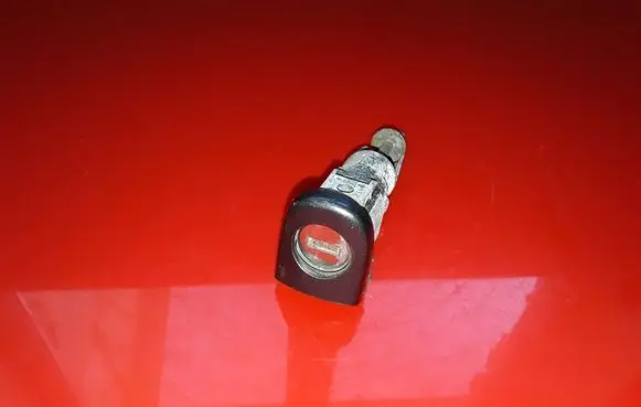 Skoda Octavia Mk2 (1Z) Front door lock (next to the handle) 1Z0837187