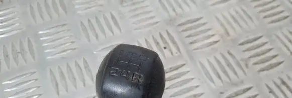 Isuzu D-Max Gear lever shifter trim leather/knob