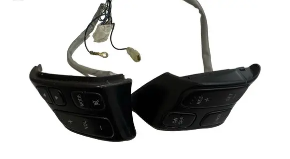 Mazda 5 Steering wheel buttons/switches 153769