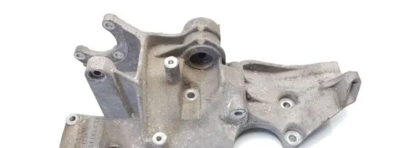 Volkswagen PASSAT B5 Generator/alternator bracket 06B093143D