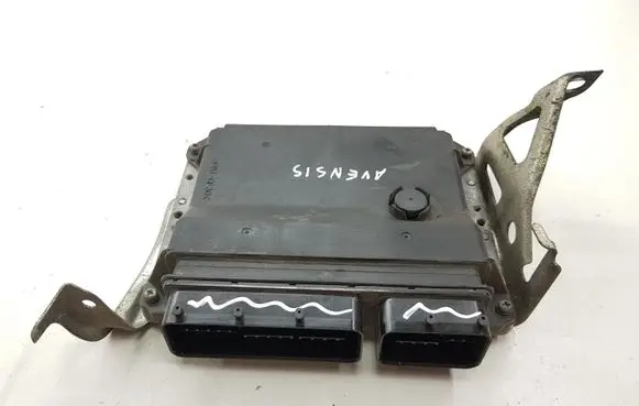 Toyota Avensis T270 Engine control unit/module 8966105D30 MB2759000183