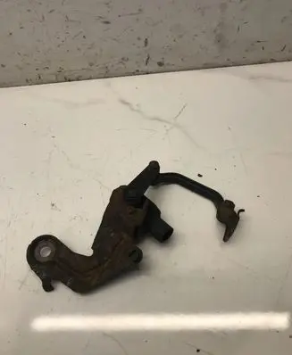 Audi A6 S6 C6 4F Rear height level sensor lever 4F0505465M