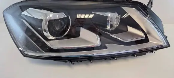 Volkswagen PASSAT B7 Headlight/headlamp