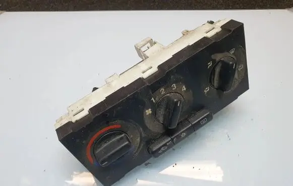Opel Zafira A Climate control unit