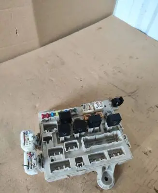 Toyota Previa (XR30, XR40) II Fuse module 8922128030 3A070042