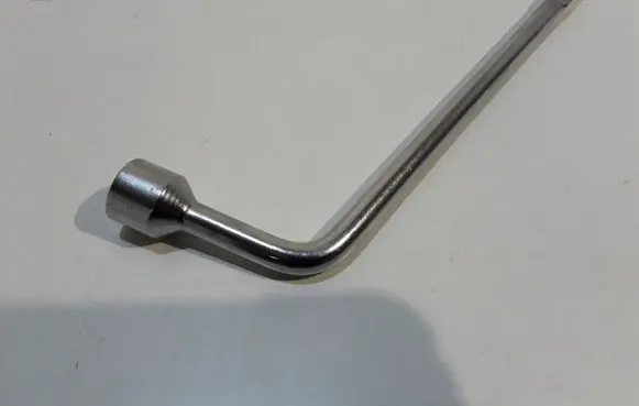 Toyota Avensis T270 Wheel nut wrench 