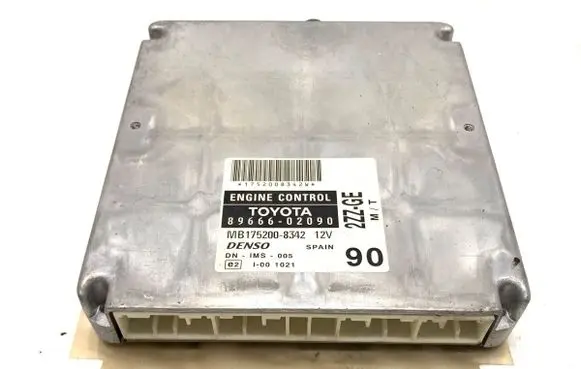 Toyota Corolla Verso E121 Engine control unit/module ECU 89666-02090