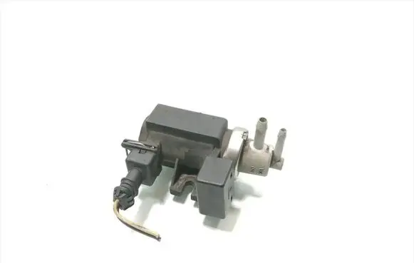 Toyota iQ Vacuum valve 