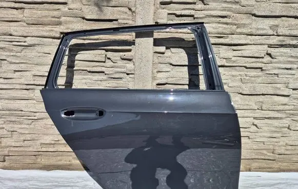 Volkswagen Golf VIII Rear door 5H9833312E