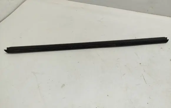 Skoda Roomster (5J) Front door trim (molding) 5J7837479