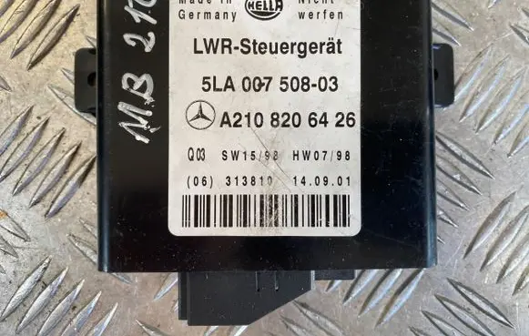Mercedes-Benz E W210 Light module LCM A2108206426 313810 5LA00750803
