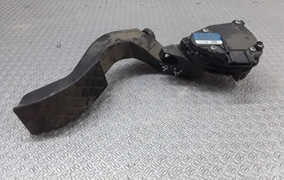 Audi A6 S6 C5 4B Accelerator throttle pedal 8D1723523N