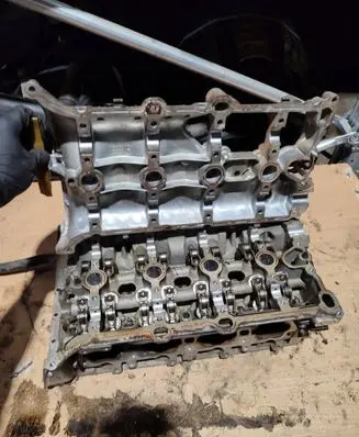 Volkswagen Golf VII Engine head 06L403D 06L103475A