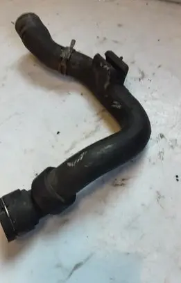 Coolant pipe/hose
