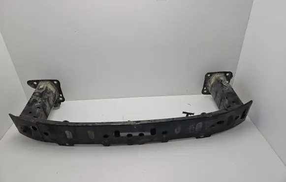 Ford Focus Front bumper cross member 8V41S10493AA KA626301