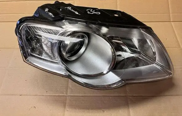 Volkswagen PASSAT B6 Headlight/headlamp 20A733B