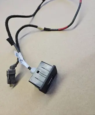 Ford Kuga II USB socket connector HG9T14G332AB HS7T14D202CC