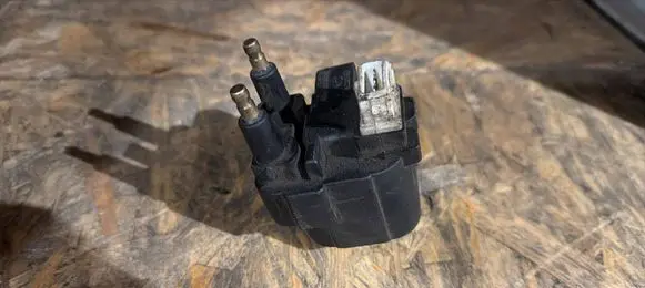 Volvo S40, V40 High voltage ignition coil 7700850999 2526052A