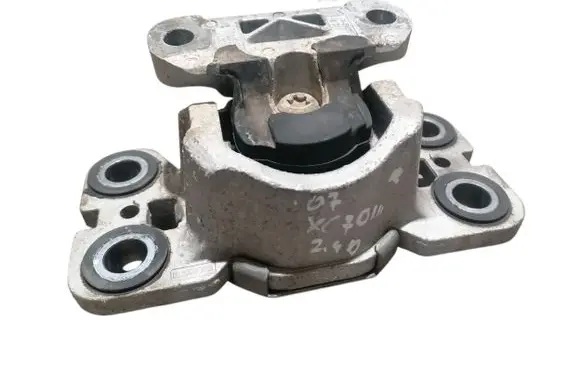 Volvo XC70 Engine mount bracket 31316875
