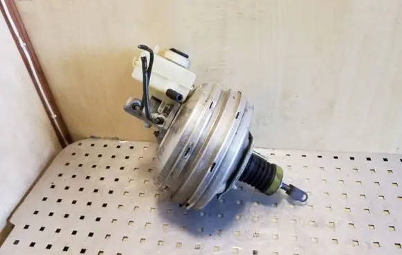 BMW 5 E60 E61 Brake booster 32067179D
