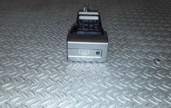 Nissan X-Trail T30 Windscreen/window heater switch 