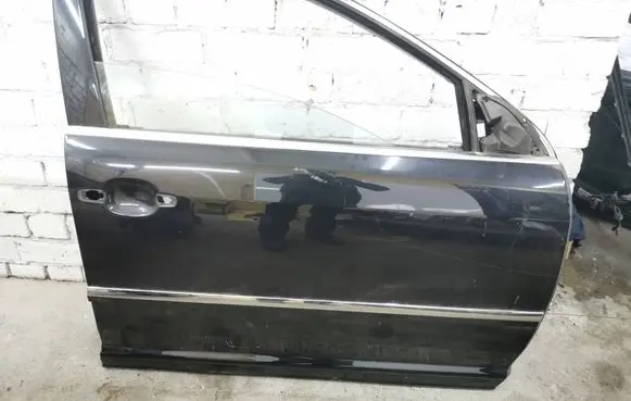Volkswagen Phaeton Front door