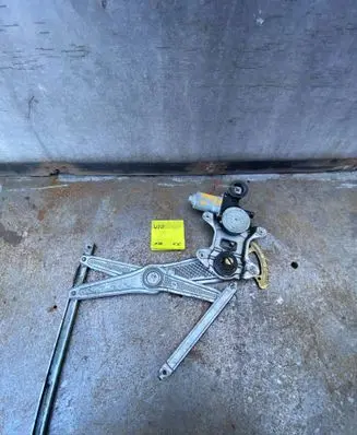 Toyota Yaris Front door window regulator with motor 8572052020