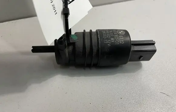 BMW 5 F10 F11 Windscreen/windshield washer pump 6934160