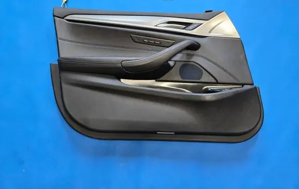 BMW 5 G30 G31 G38 Front door card panel trim